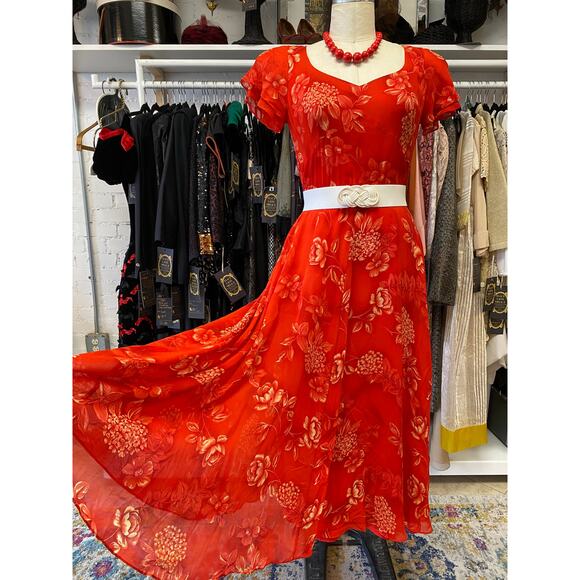 vintage 1990s sheer red silk floral dress, flutter sleeves, key hole, size 6 - Picture 2 of 10